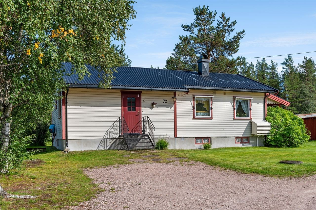 Boligen ligger i et hyggelig boligområde i gangavstand til sentrum i Ljørdalen Galleribilde