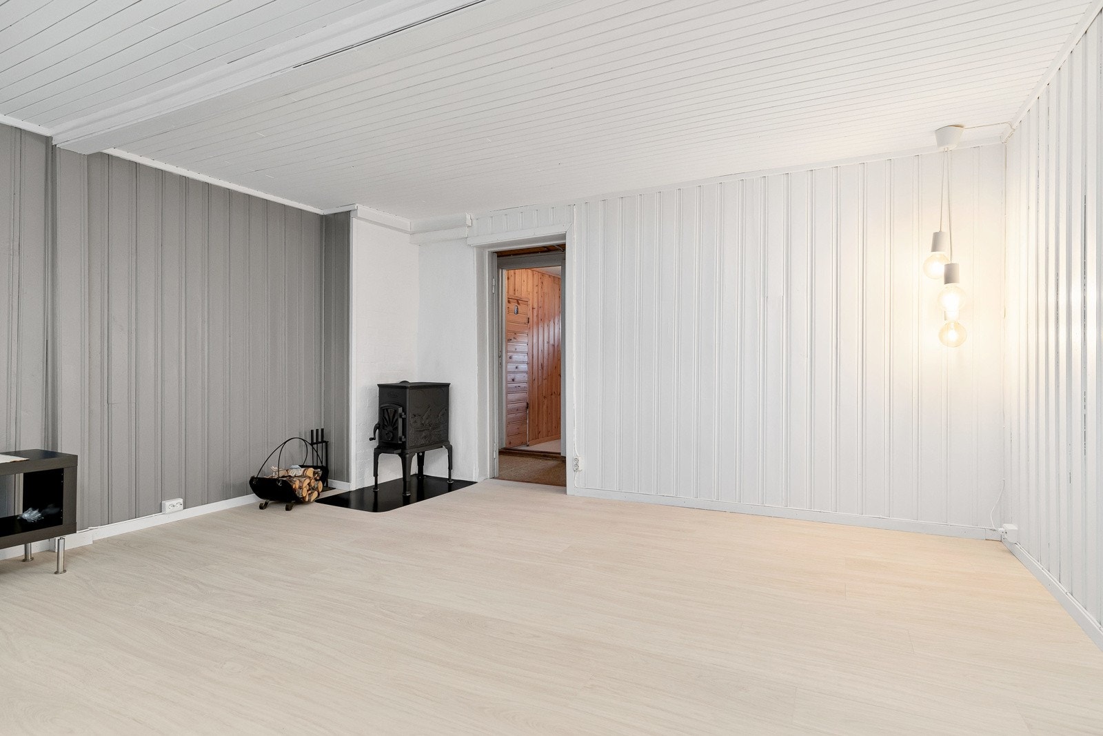 Her er det også vedfyring som varmer godt på kalde dager. Galleribilde