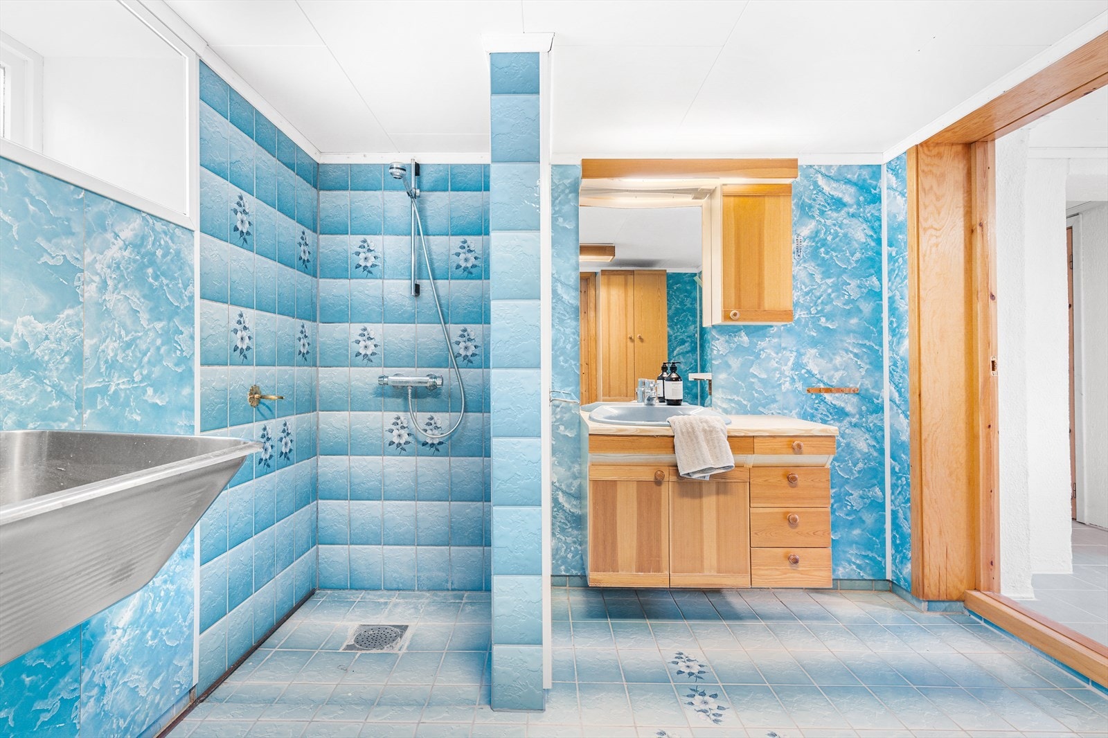 Bad i underetasje. Galleribilde