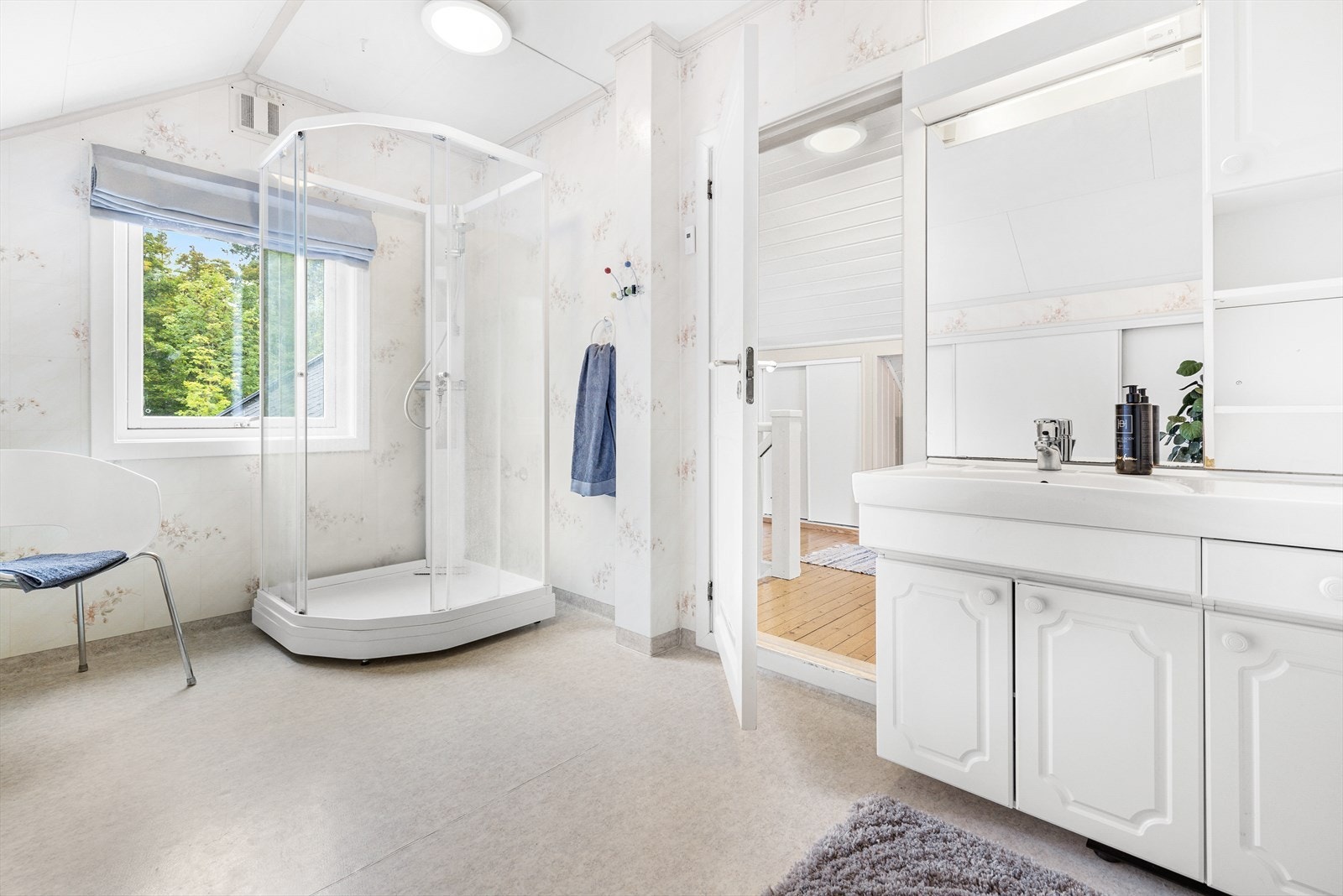 Bad i 2.etg. Galleribilde