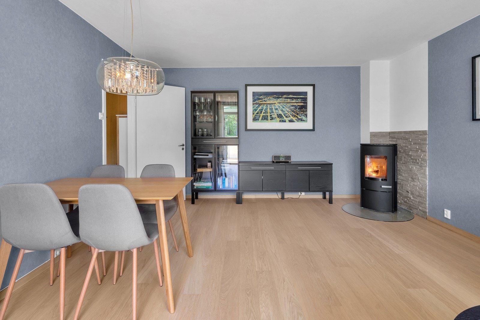 Stue med plass til spisebord Galleribilde