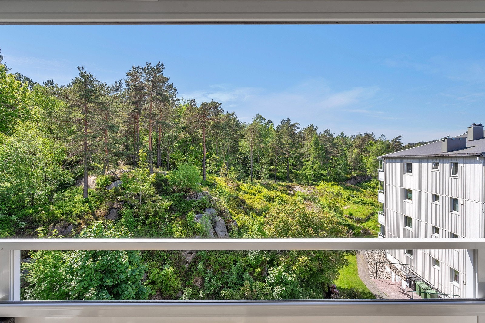 Balkongen er vestvendt og har meget gode solforhold på ettermiddag og kveld Galleribilde