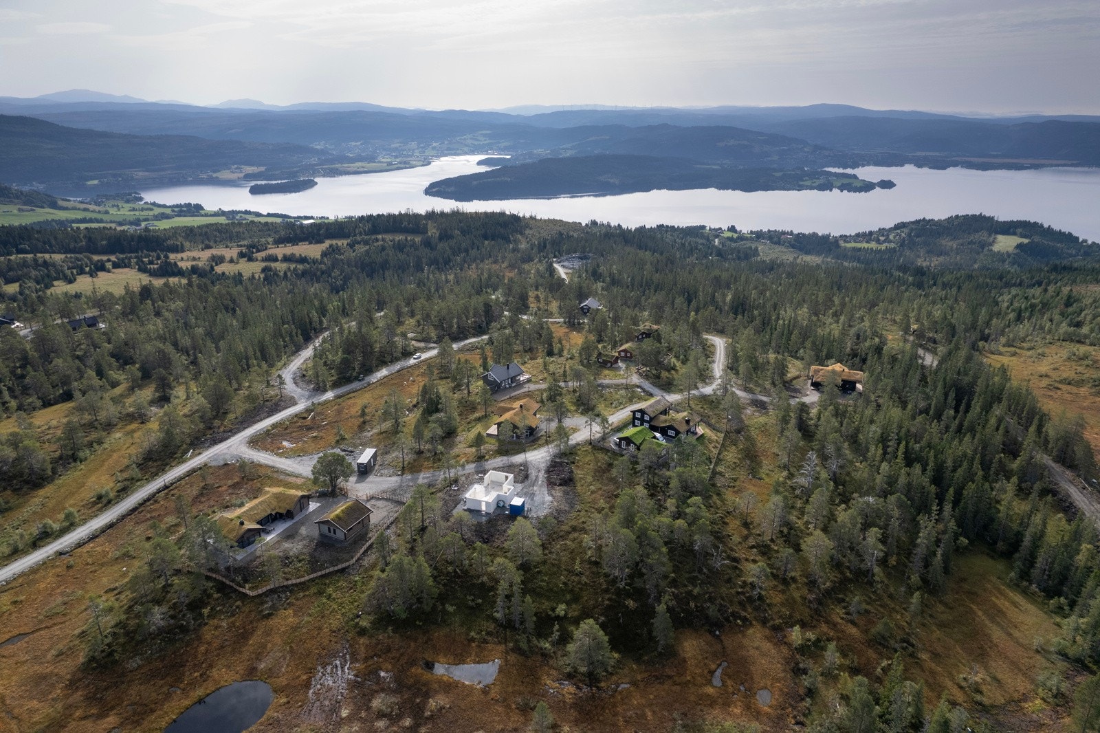 Sjelden mulighet! Velkommen til denne fantastiske eiendommen i populære Damtjønna Hyttegrend! Galleribilde