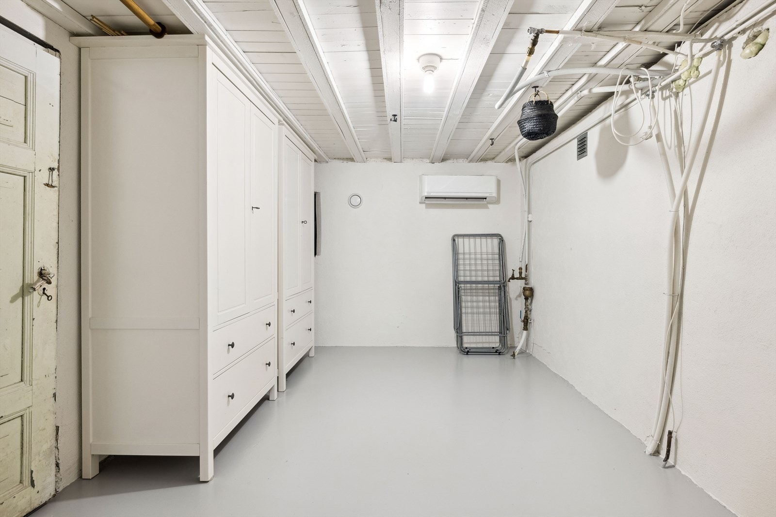 Kjeller med flere bod-rom som gir gode lagringsmuligheter. Galleribilde