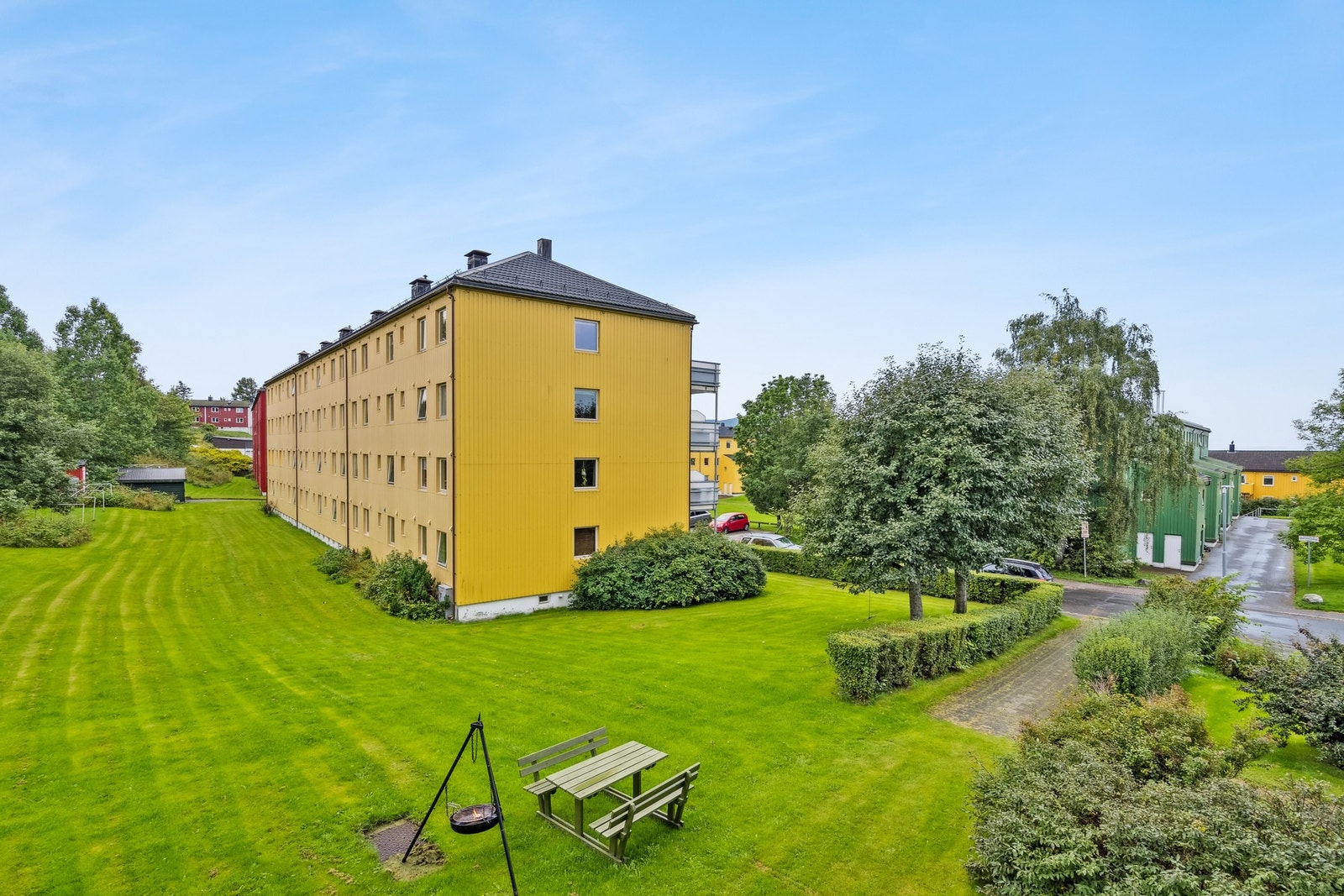 Leiligheten ligger i et rolig område ytterst på Østmarkneset. Galleribilde