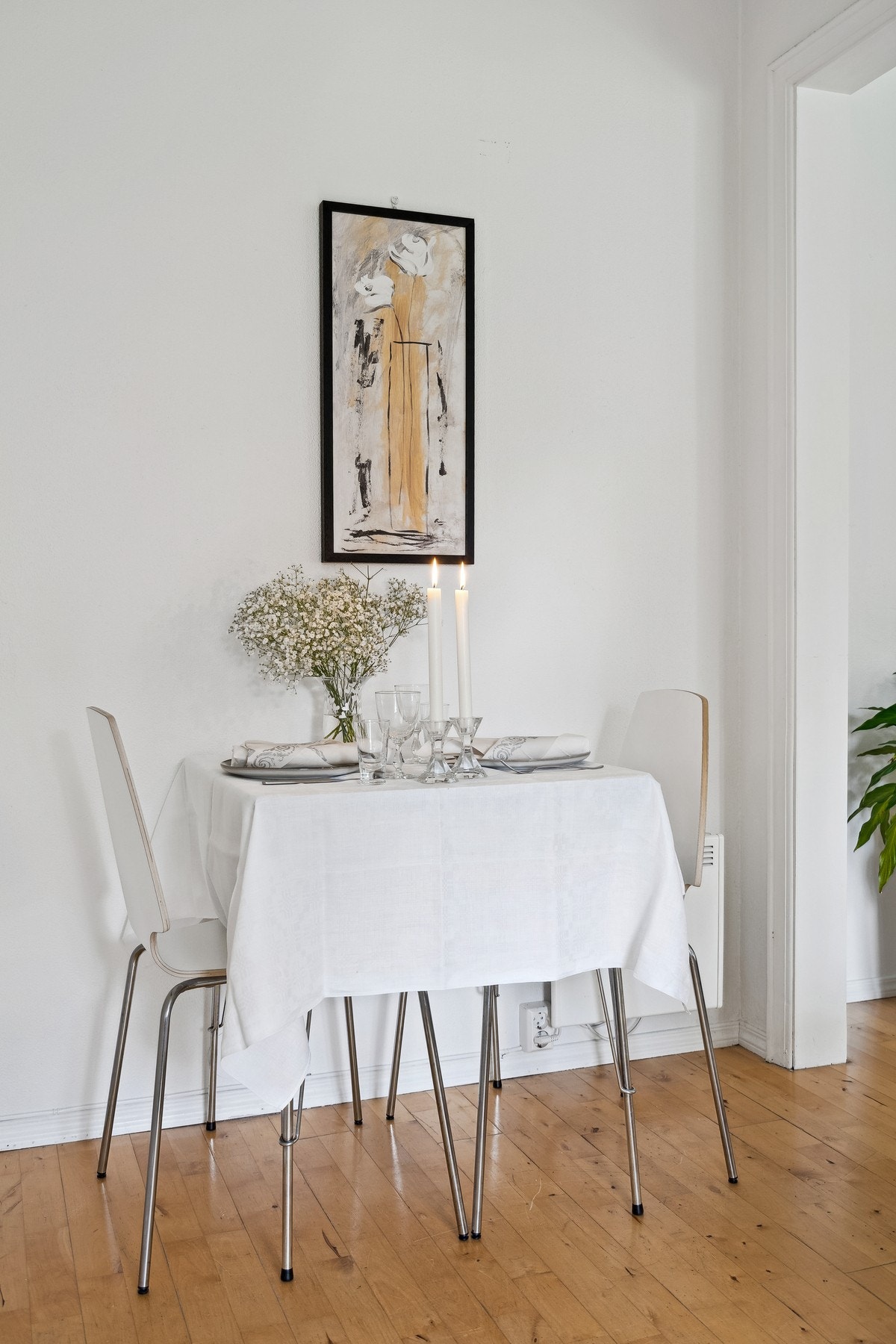 Ved kjøkkenet er det plass til frokostbord. Galleribilde