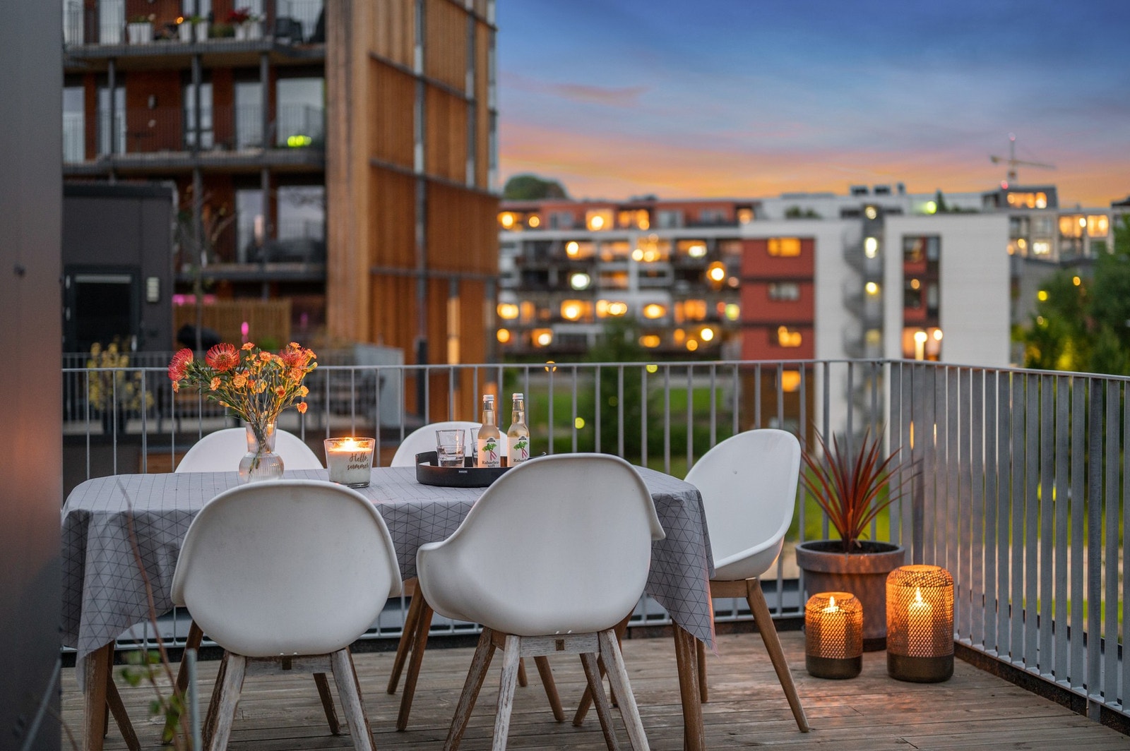 Nydelig takterrasse til nytelse på varme sommerkvelder. Galleribilde