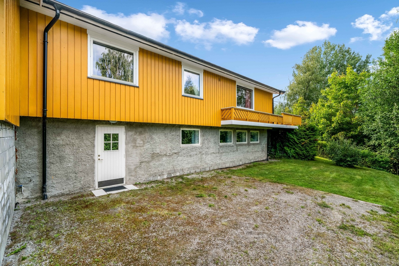 Inngangsparti i underetasjen. Galleribilde