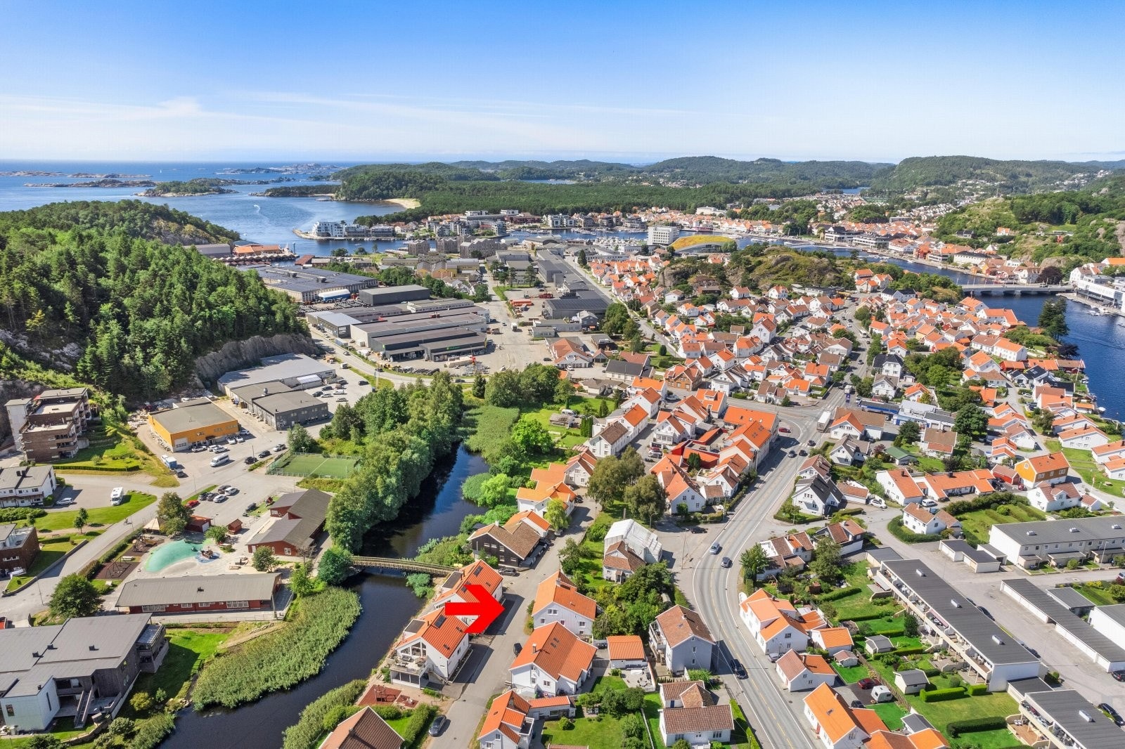 Kun få minutter til sentrum og dagligvarebutikker. Galleribilde