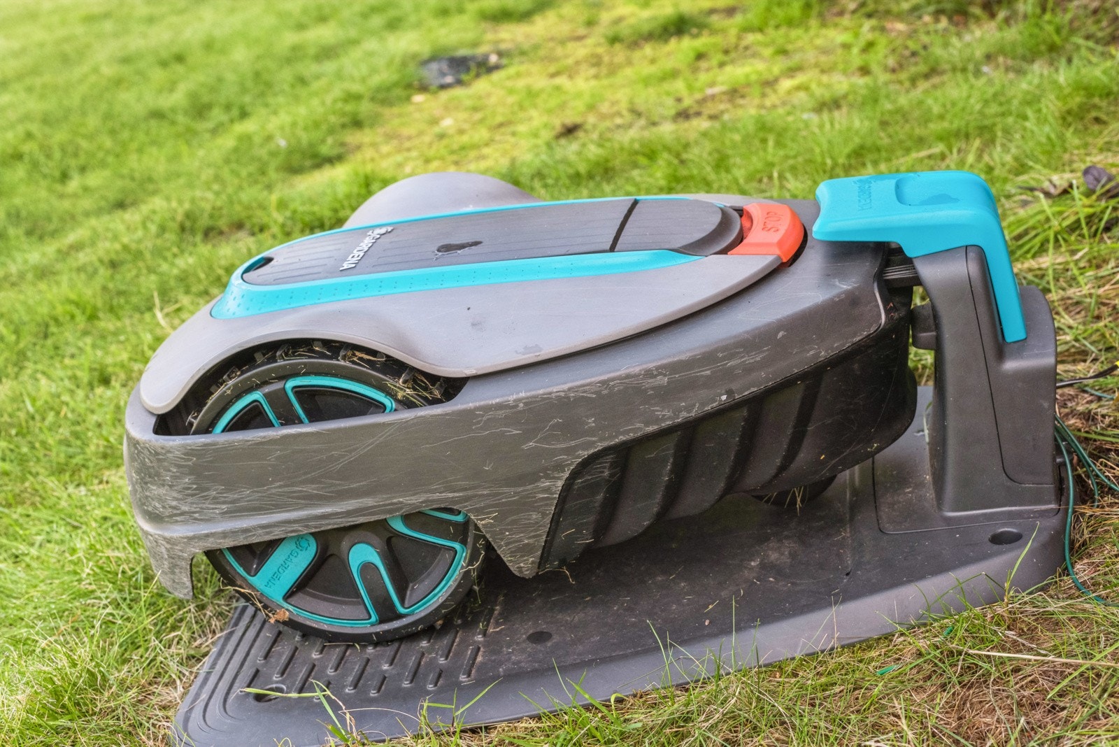 Robotgressklipperen kan medfølge salget. Galleribilde