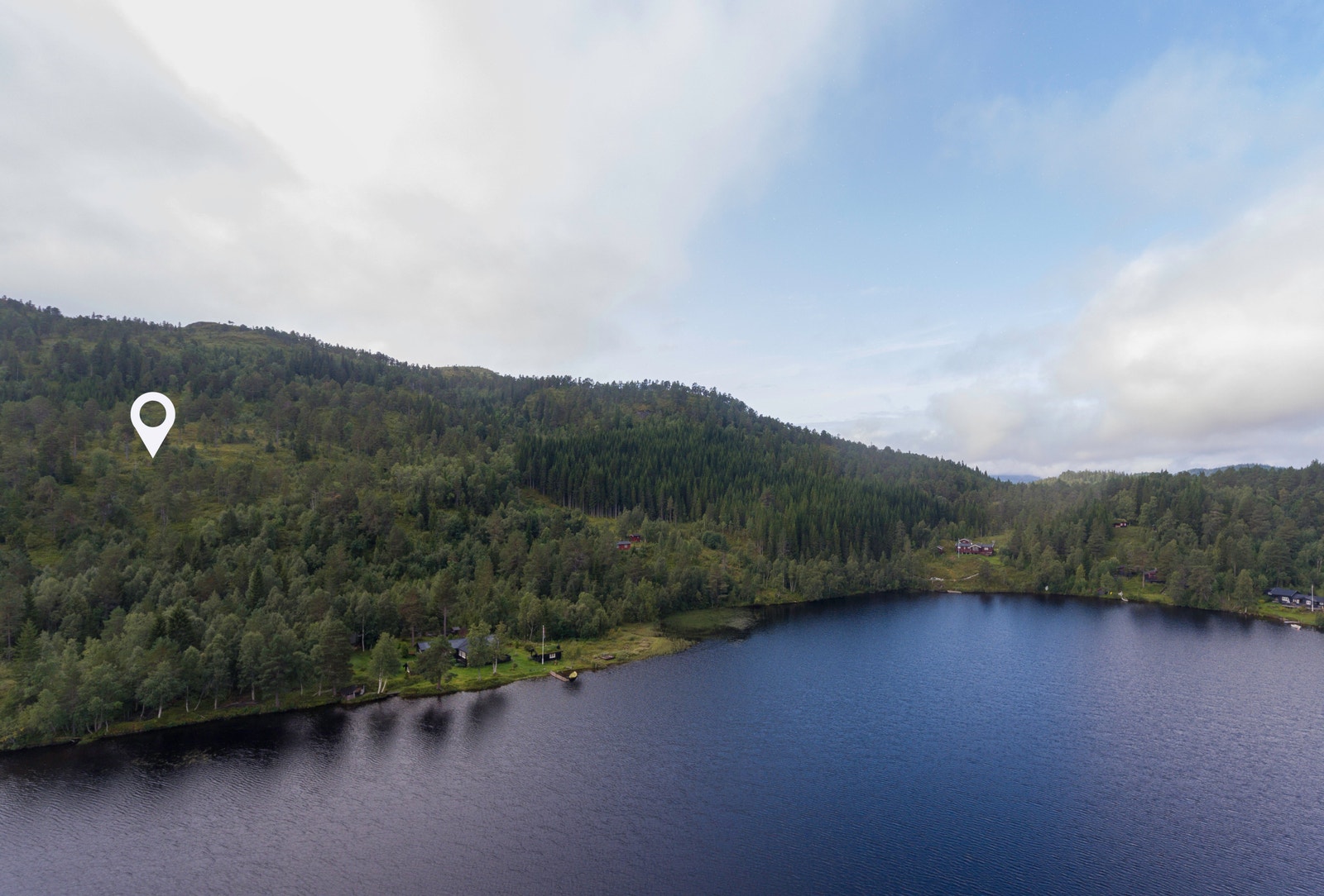 Området ved Frilsjøen er et godt utfartssted for turer, bærplukking, jakt og fiske Galleribilde