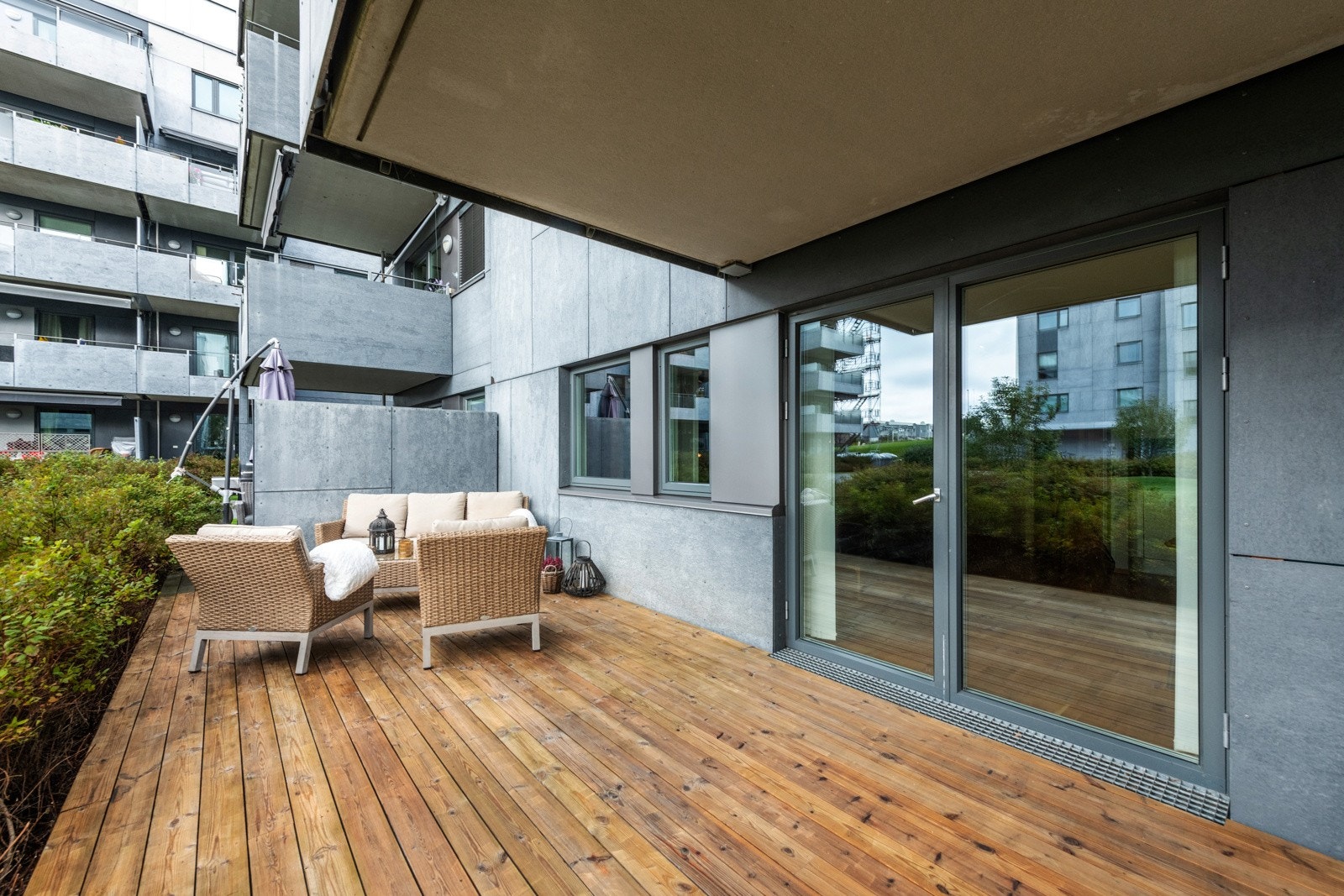 Ca 20 m² terrasse hvorav en del er overbygget Galleribilde