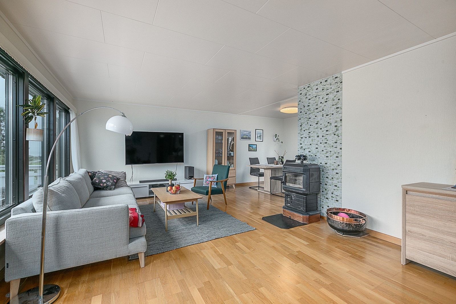 God plass til møblering av både spisegruppe og øvrig møblement. Galleribilde