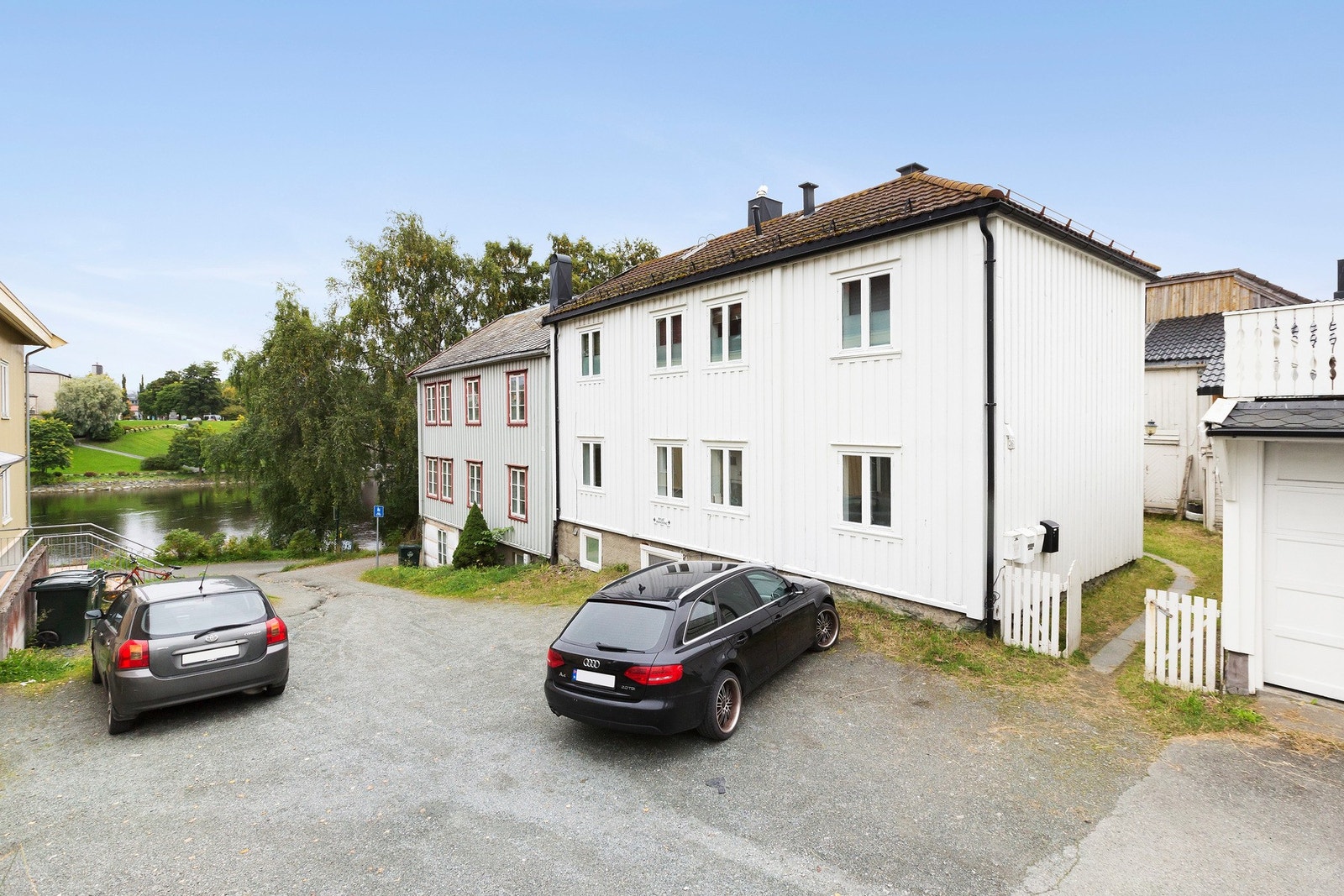 Velkommen til Klostergata 36B - En hel flermannsbolig med gode leieinntekter, leies p.t. ut i sin helhet for kr 53.000,- pr.mnd. Galleribilde