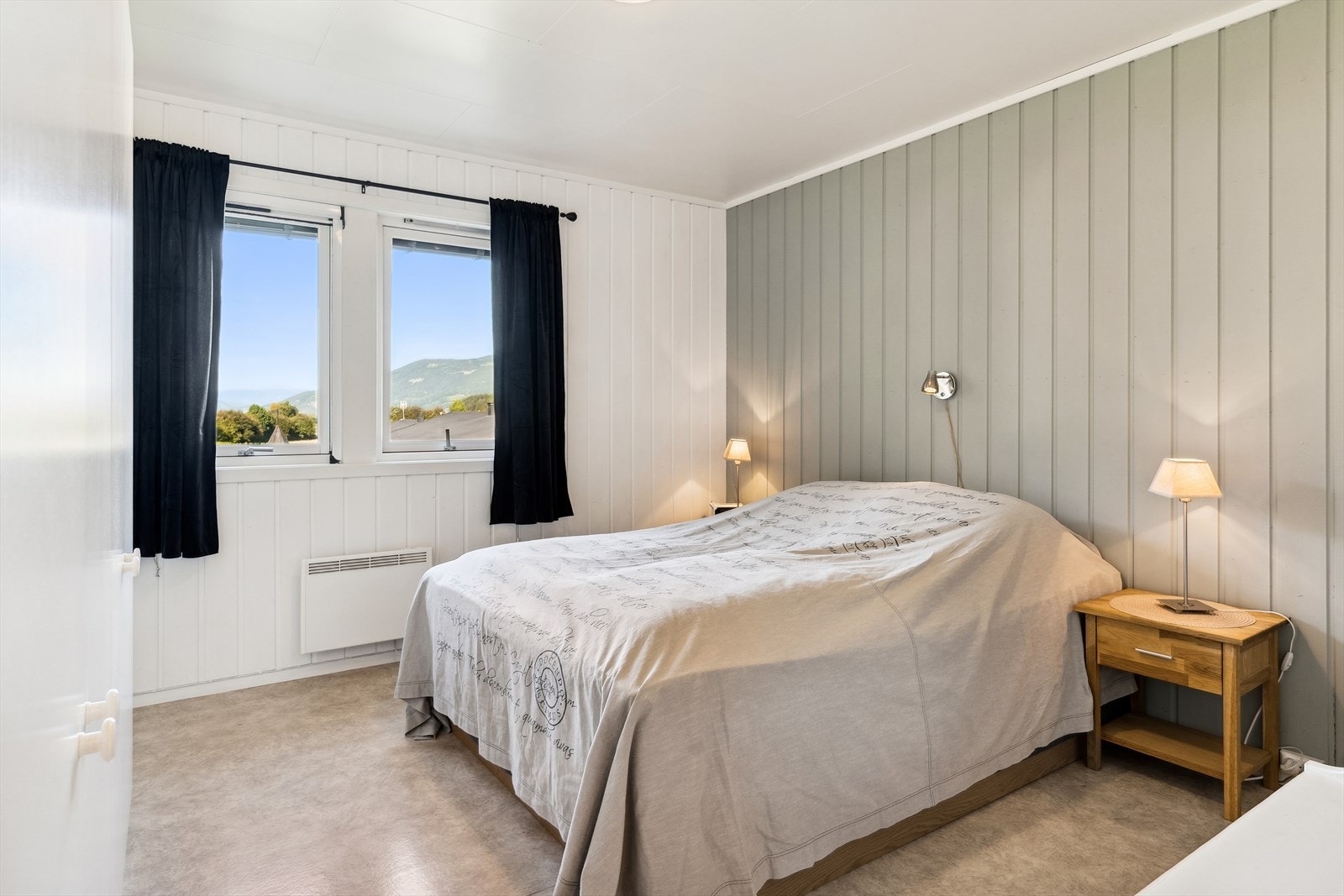 Soverom med bod som egner seg fint til klesbod. Galleribilde