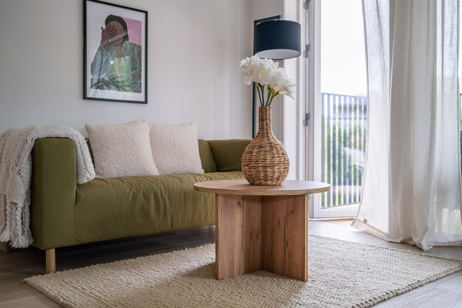 Bolig byr på mye naturlig lys. Galleribilde