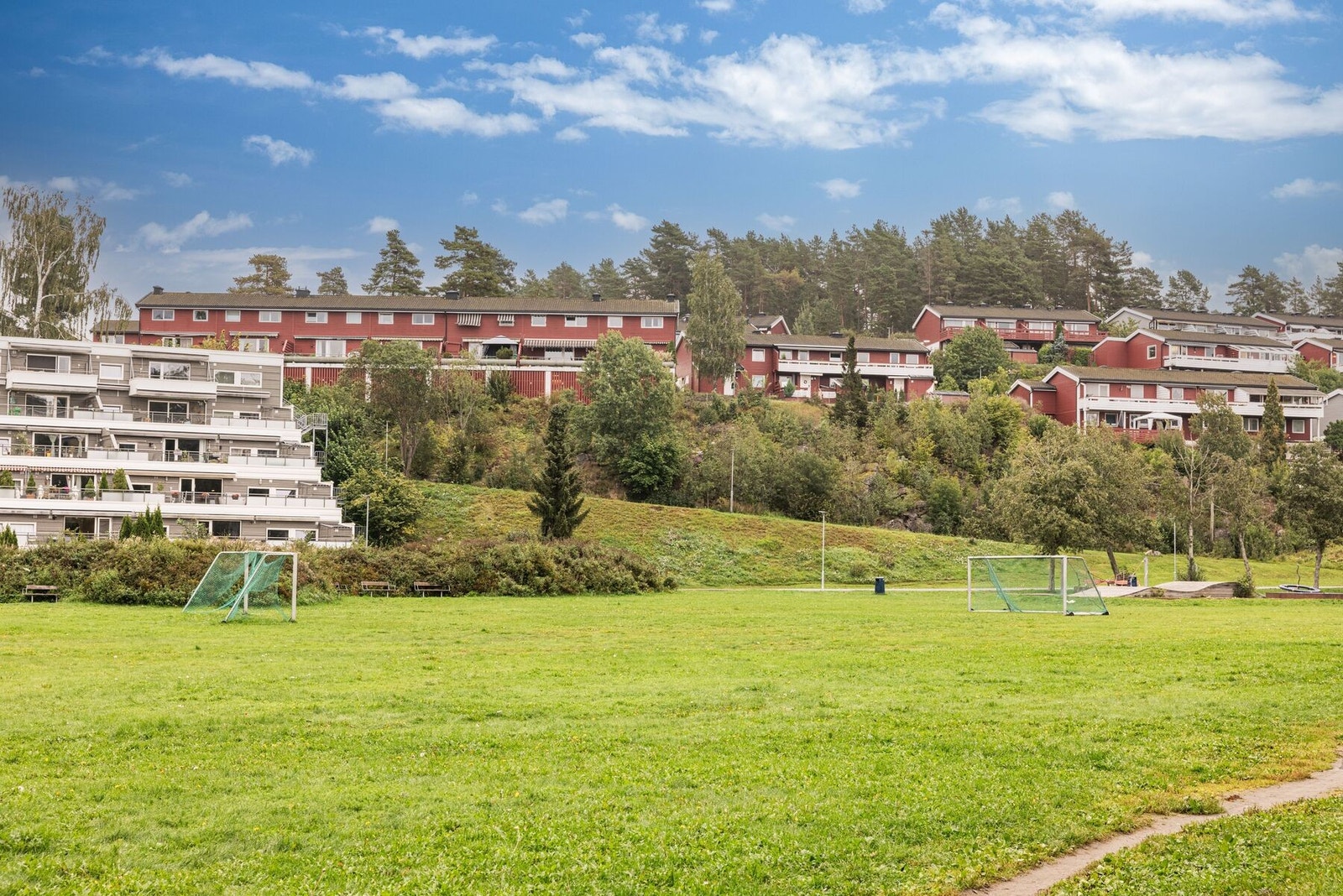 Fotballbane, lekeplass og mye mer! Galleribilde