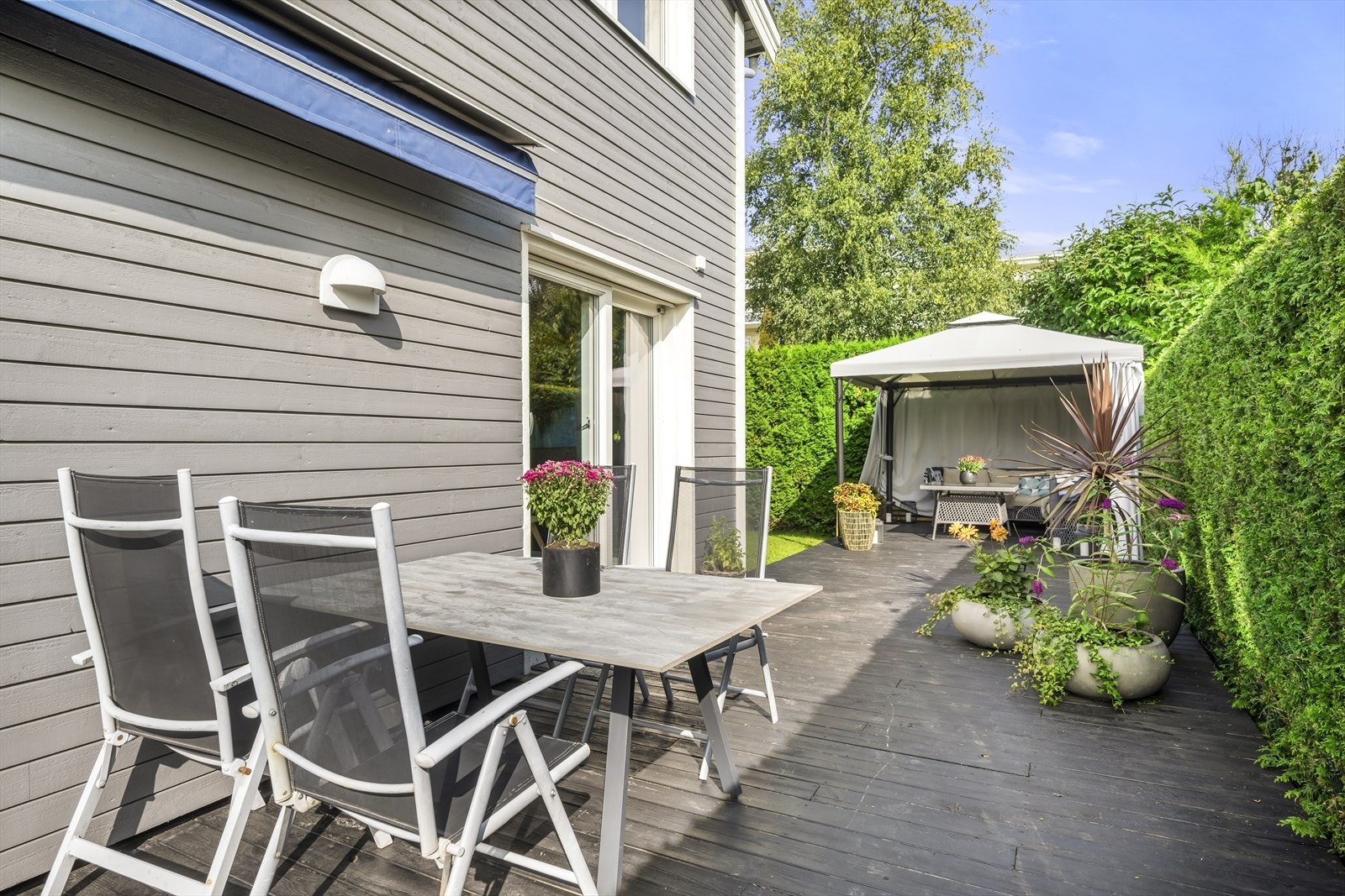 Det er god plass til å invitere venner og familie til sosiale sammenkomster Galleribilde