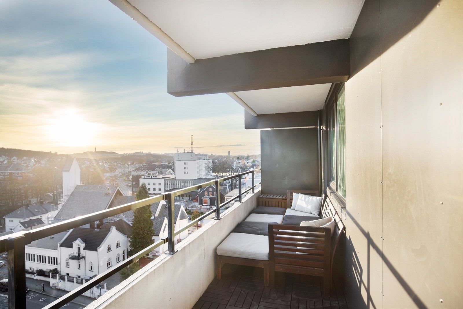 Terrasse med utsikt Terrace with a view.jpg Galleribilde