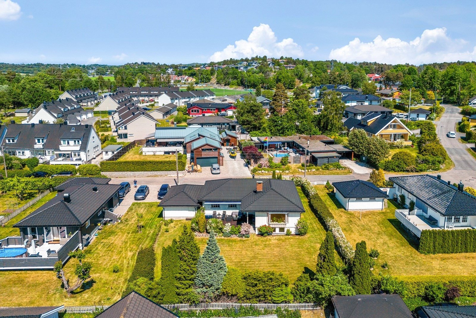 Bekkasinveien 4 er beliggende meget attraktivt på Virikskogen / Ranvik, et av Sandefjords mest populære boligområder. Galleribilde