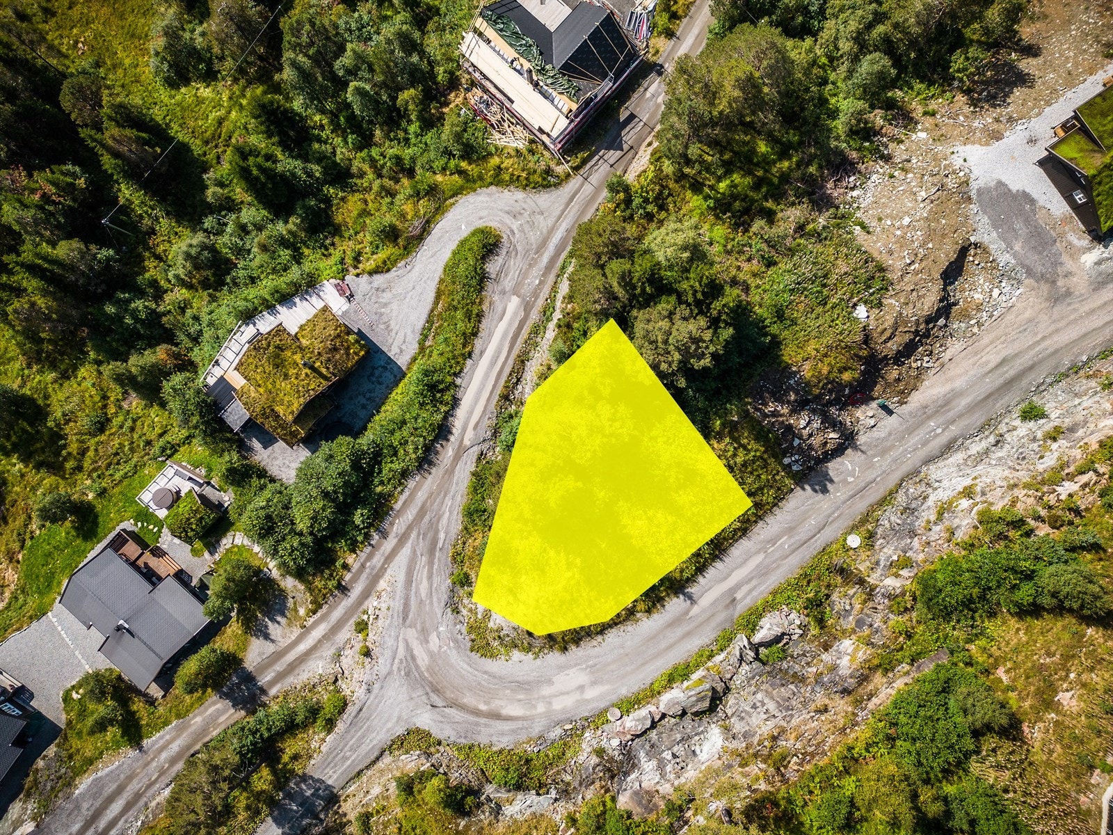 - Tomten måler 582,6m² - Galleribilde