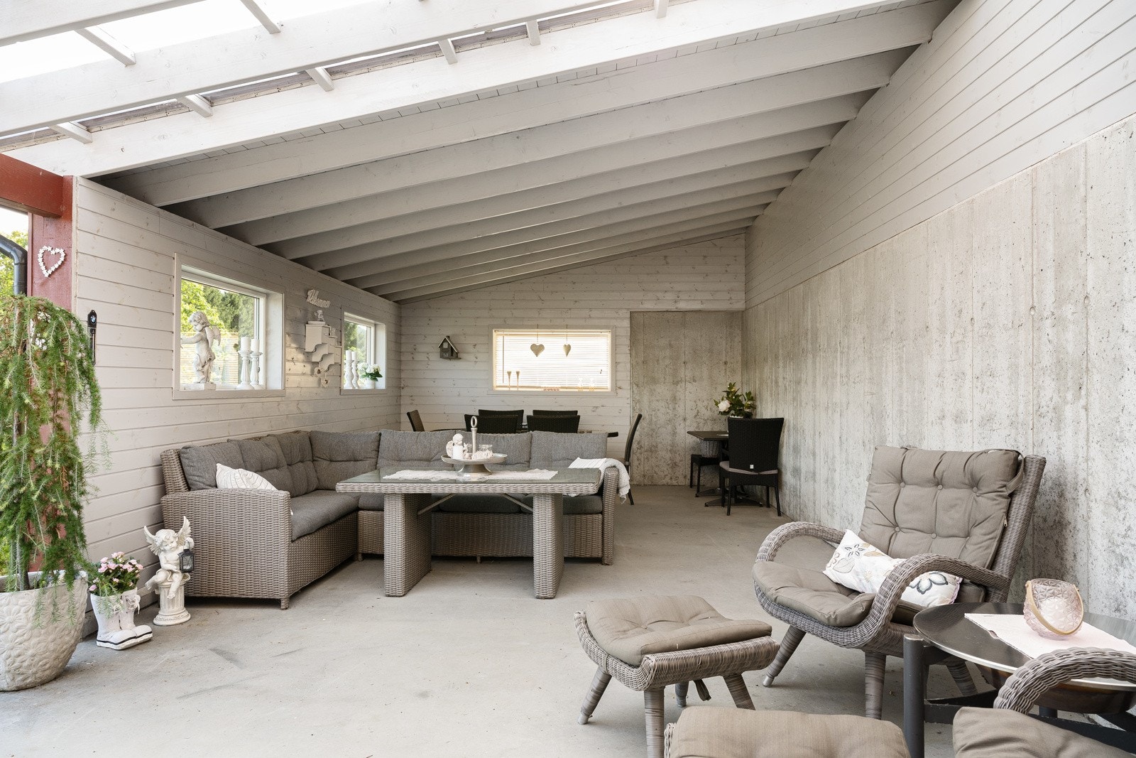 Romslig utestue med mye muligheter. Galleribilde