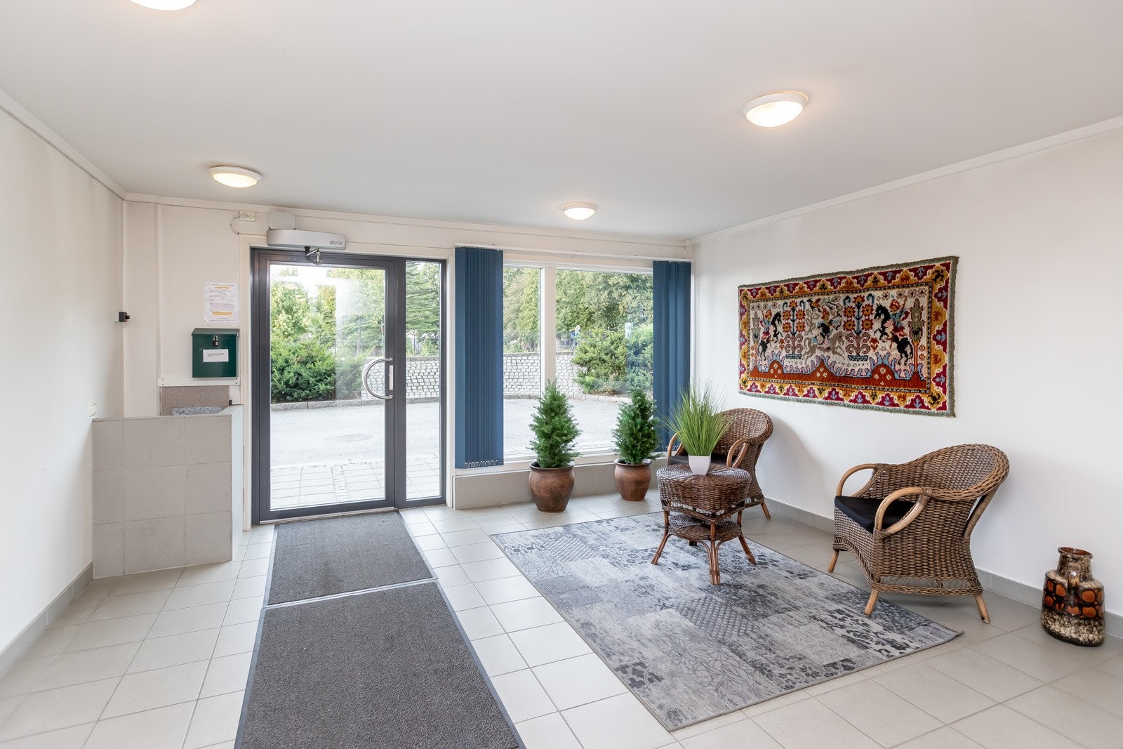 Trivelig inngangsparti for sameiet Galleribilde