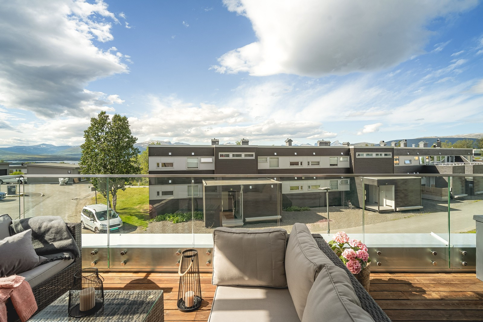 Her bor du i et svært attraktivt område med nærhet til dagligvare, skole og barnehage, lysløype m.m.