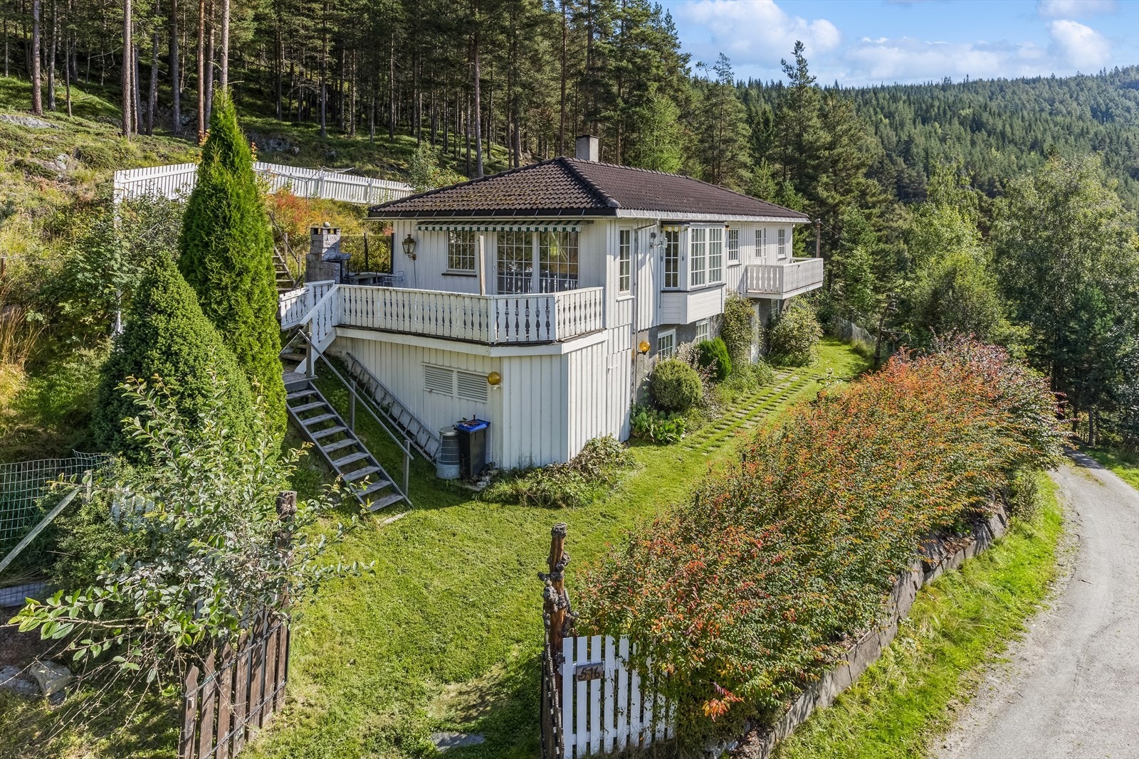 Eiendommen har en fin og landlig beliggenhet, ca. 8 km fra Otta sentrum. Galleribilde