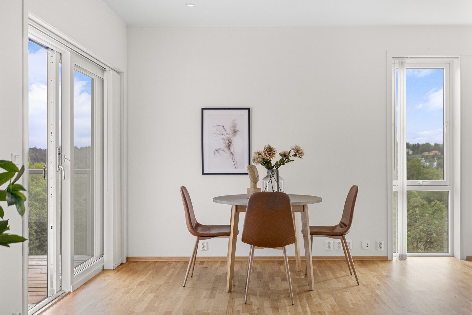 Utgang til altanen like ved spiseplassen Galleribilde