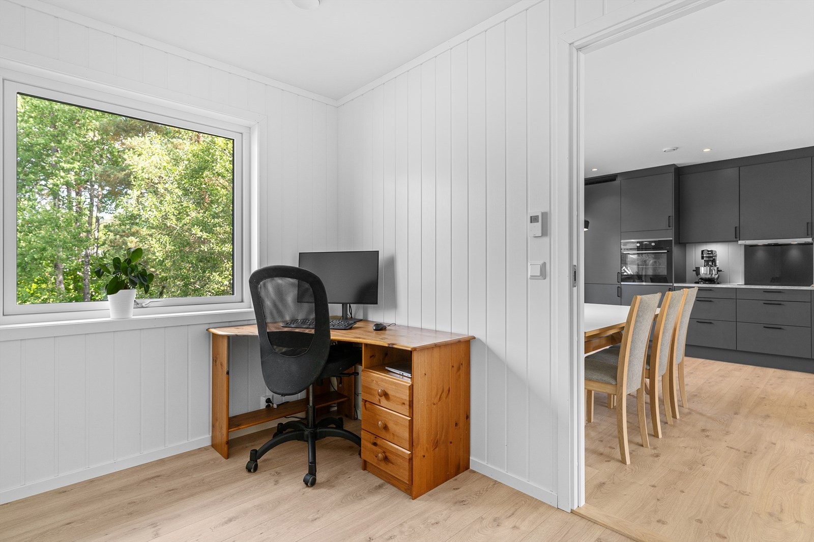 Soverom nr. 2 benyttes i dag som kontor. Galleribilde