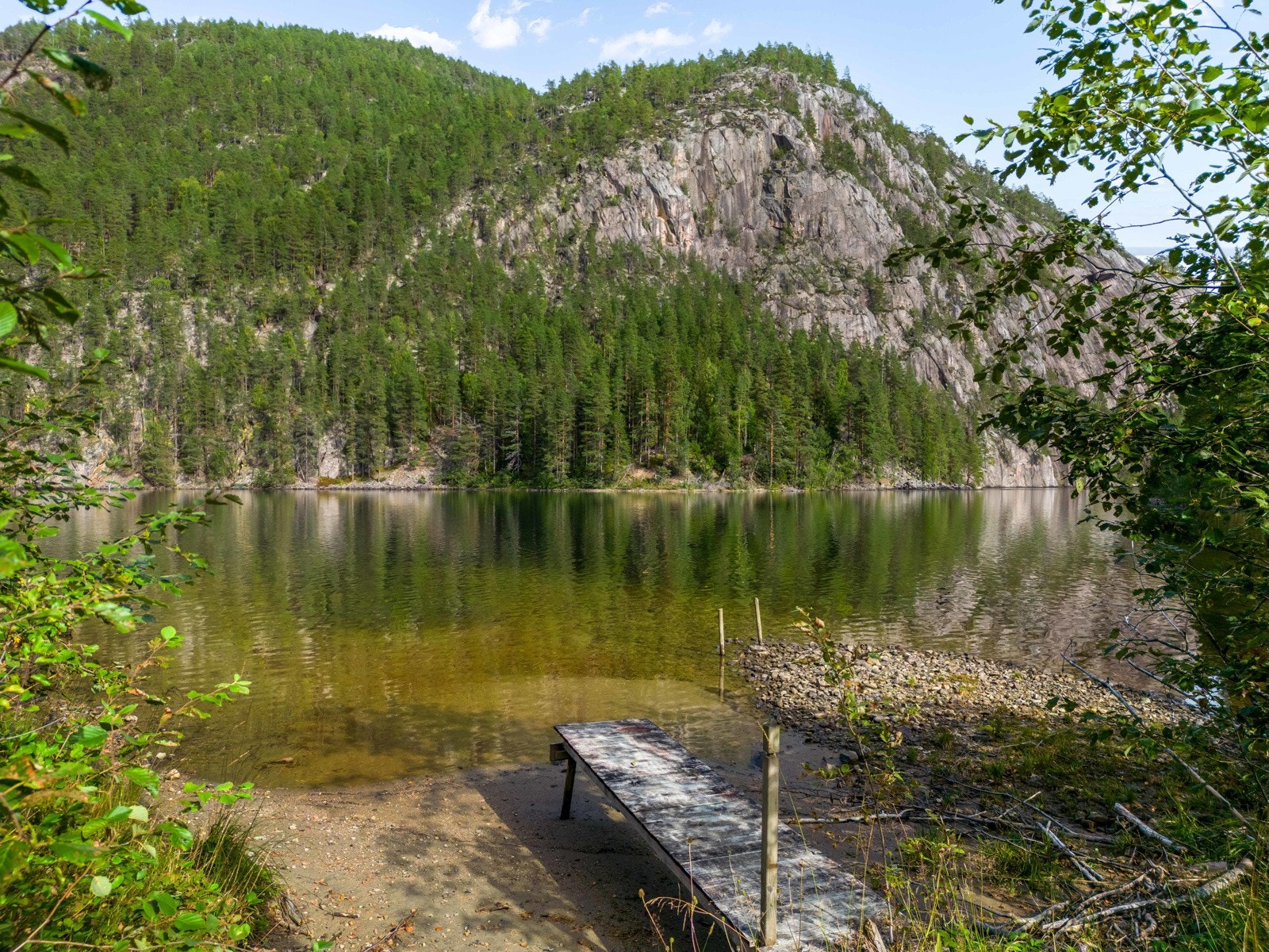 Det følger med tinglyst båtplass ved Telemarkskanalen. Galleribilde