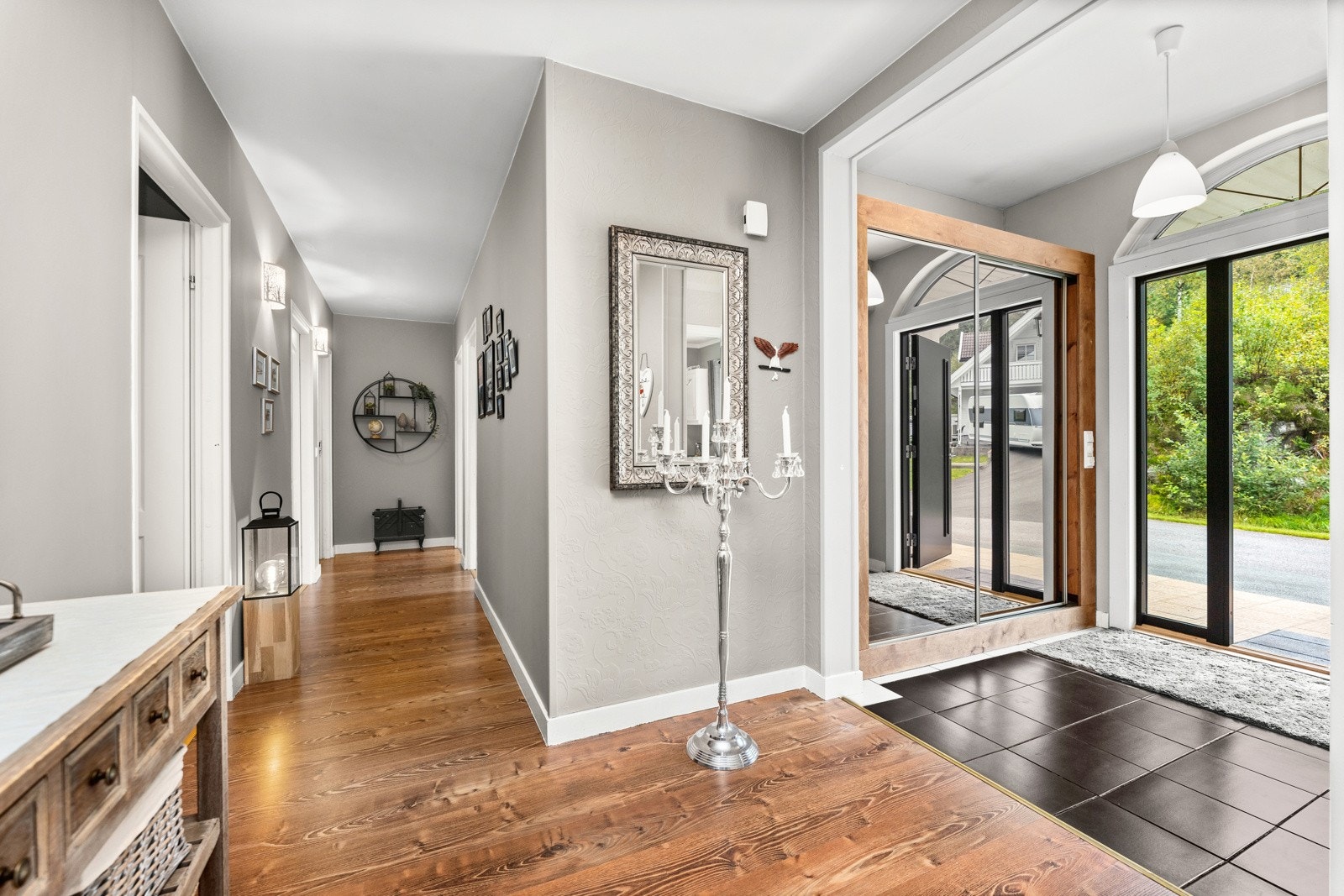 Gang/Hall. Galleribilde