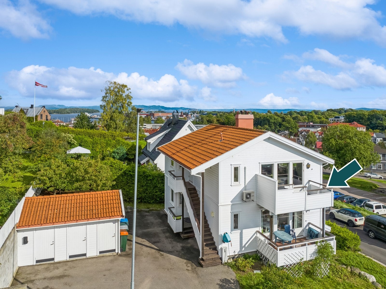 Robin Antonsen v/DNB Eiendom ønsker deg velkommen til Nedre Bjerggate 20B som ligger like ved Horten sentrum. Galleribilde
