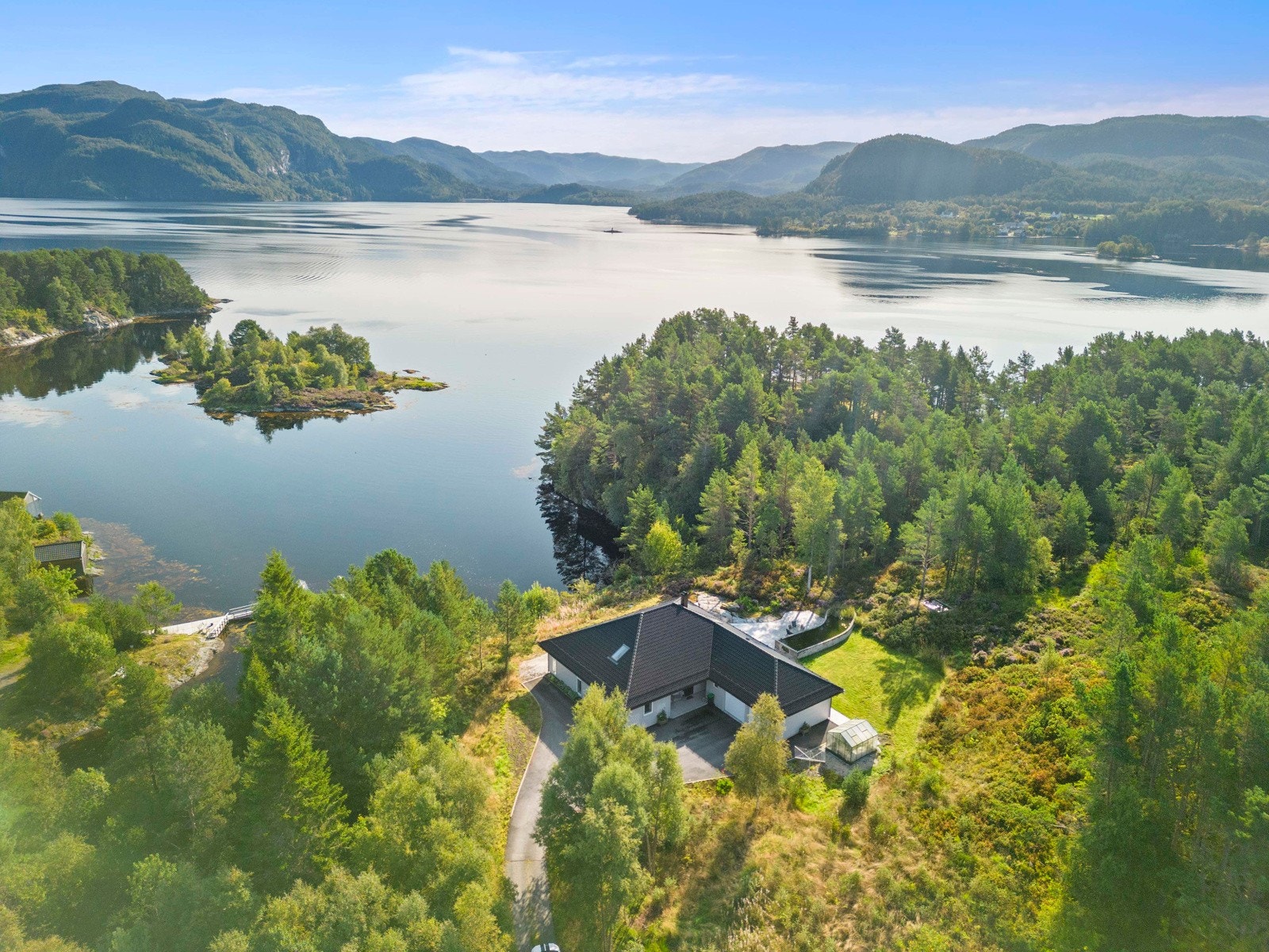 Husk påmelding til visning til megler tlf.41589170 / csm@fjordmegler.no Galleribilde