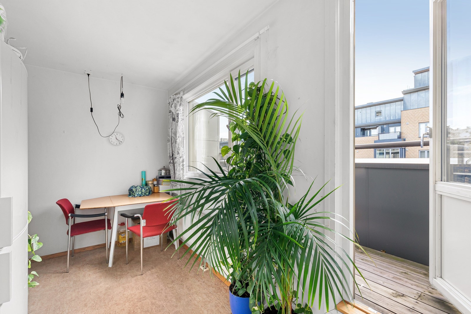 Utgang til balkong fra kjøkkenet Galleribilde