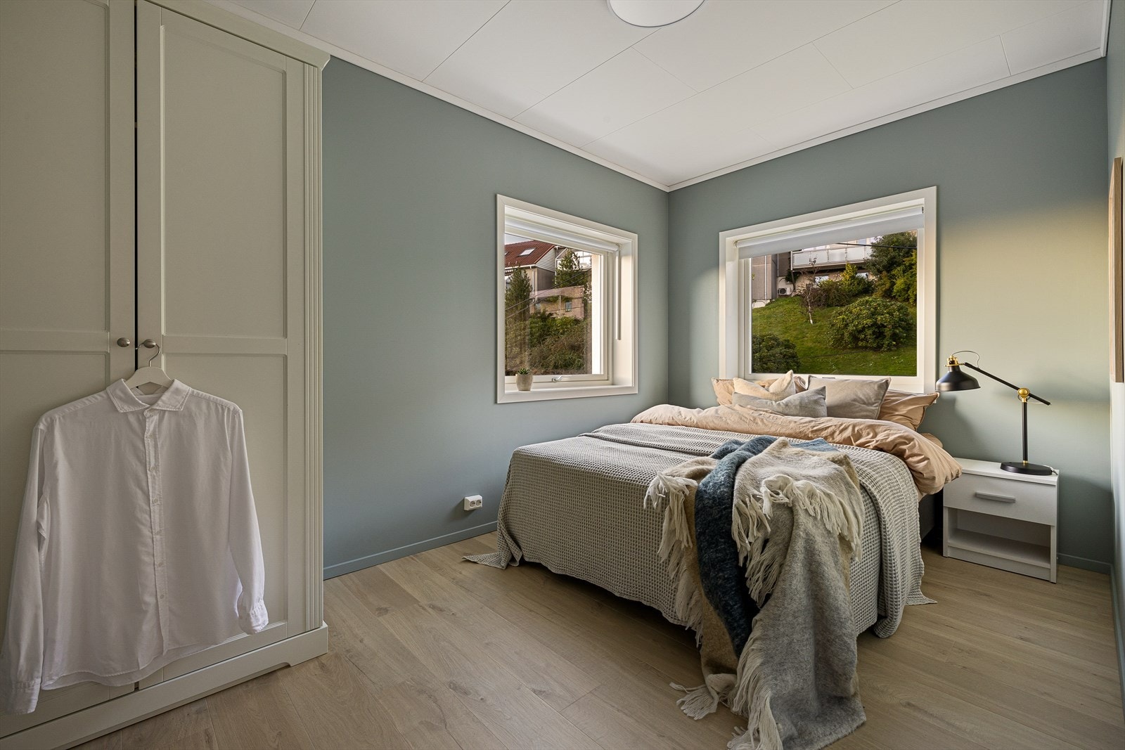 Hjørne leilighet gir ekstra vindu! Soverom 2 er også av god størrelse. Galleribilde