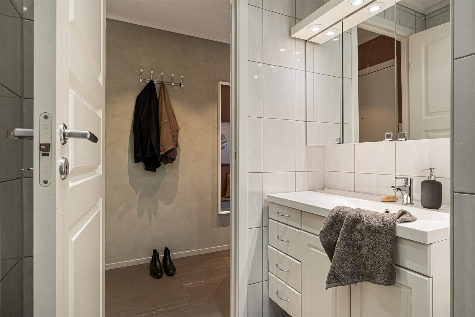 Helfliset bad med badekar fra 2009. Galleribilde