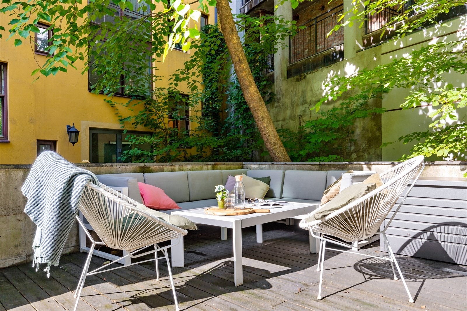 Boligselskapet har en meget trivelig felles bakgård. Galleribilde