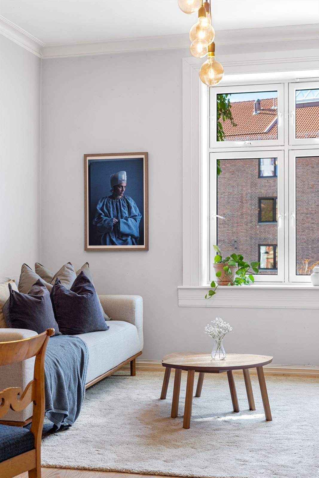 Med behagelige fargevalg og funksjonell planløsning er dette en leilighet det er lett å bli glad i. Galleribilde