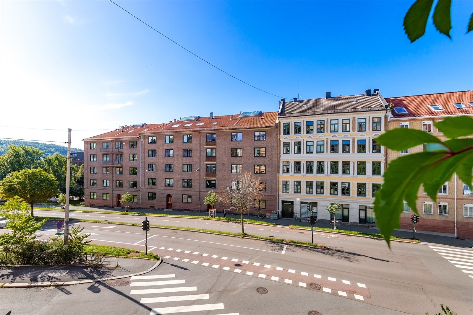 Her bor du meget sentralt med idylliske Kampen og Tøyen rett utenfor døren. Galleribilde