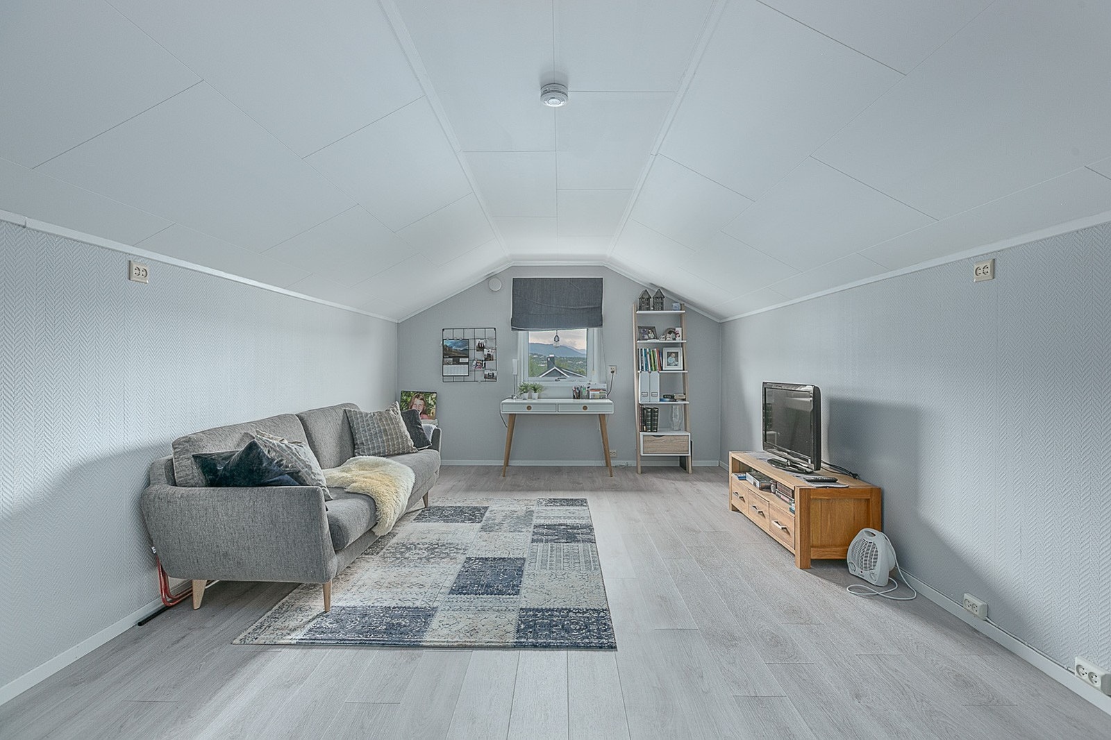 Stuen oppe på loftet. Galleribilde