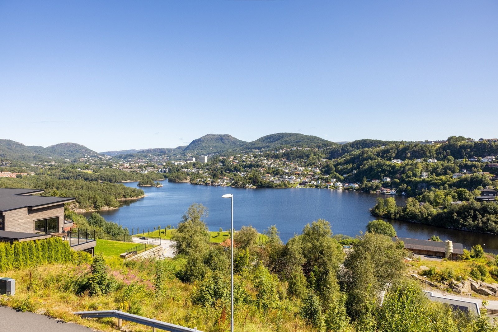 Ikke mange eiendommer kan skilte med en utsikt som denne. Galleribilde