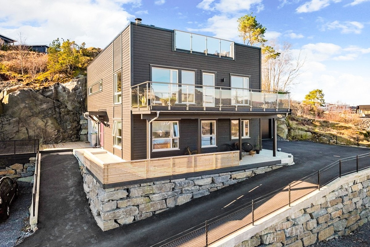 Straumsåsen 94 presenteres av EIE Eiendomsmegling, ved Marte Bergtun Galleribilde