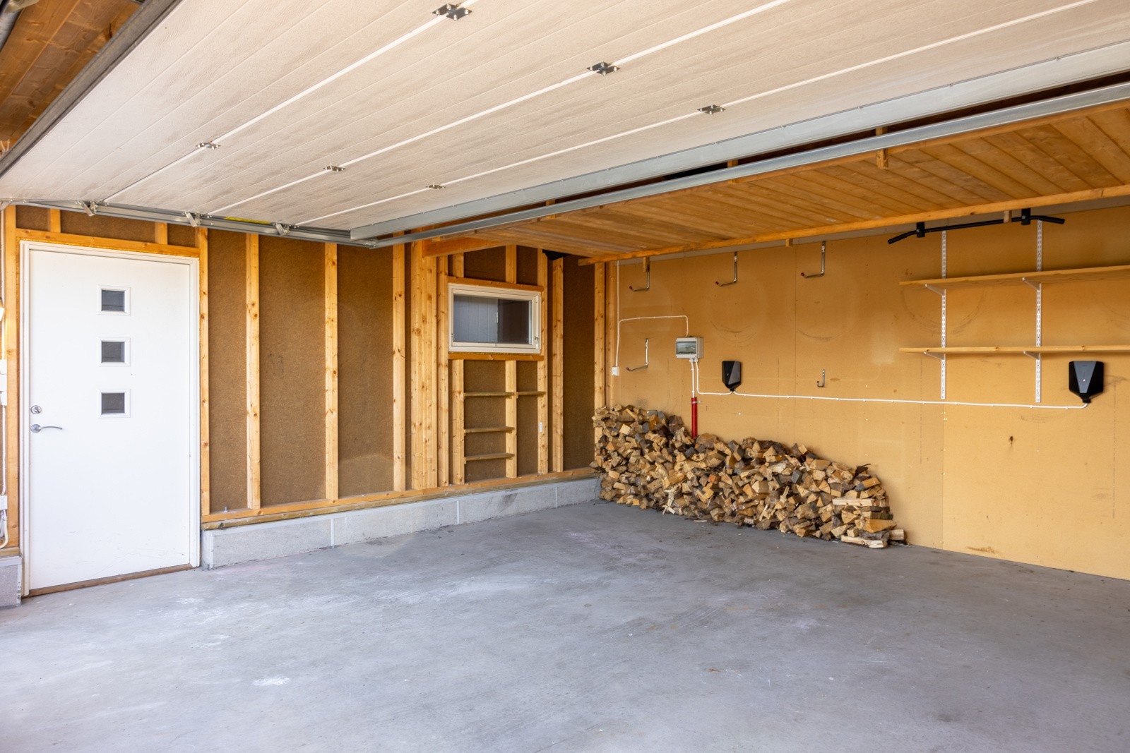 Her er også montert to stk el-bil ladere. Galleribilde