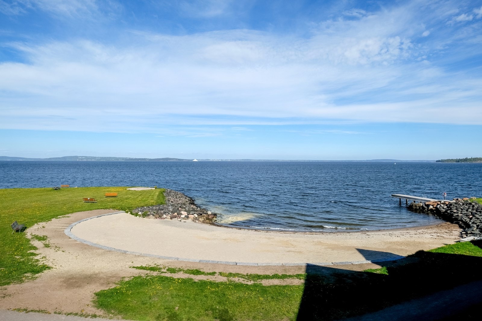 Sandstrand 150 meter unna boligen. Galleribilde