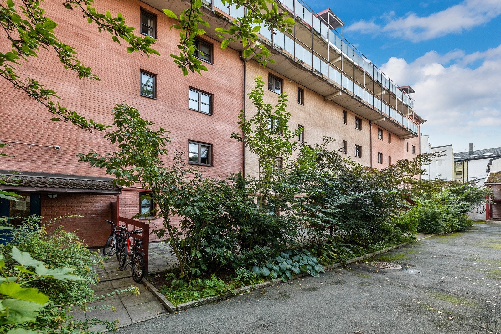 Det medfølger garasjeplass i lukket garasjekjeller. Galleribilde
