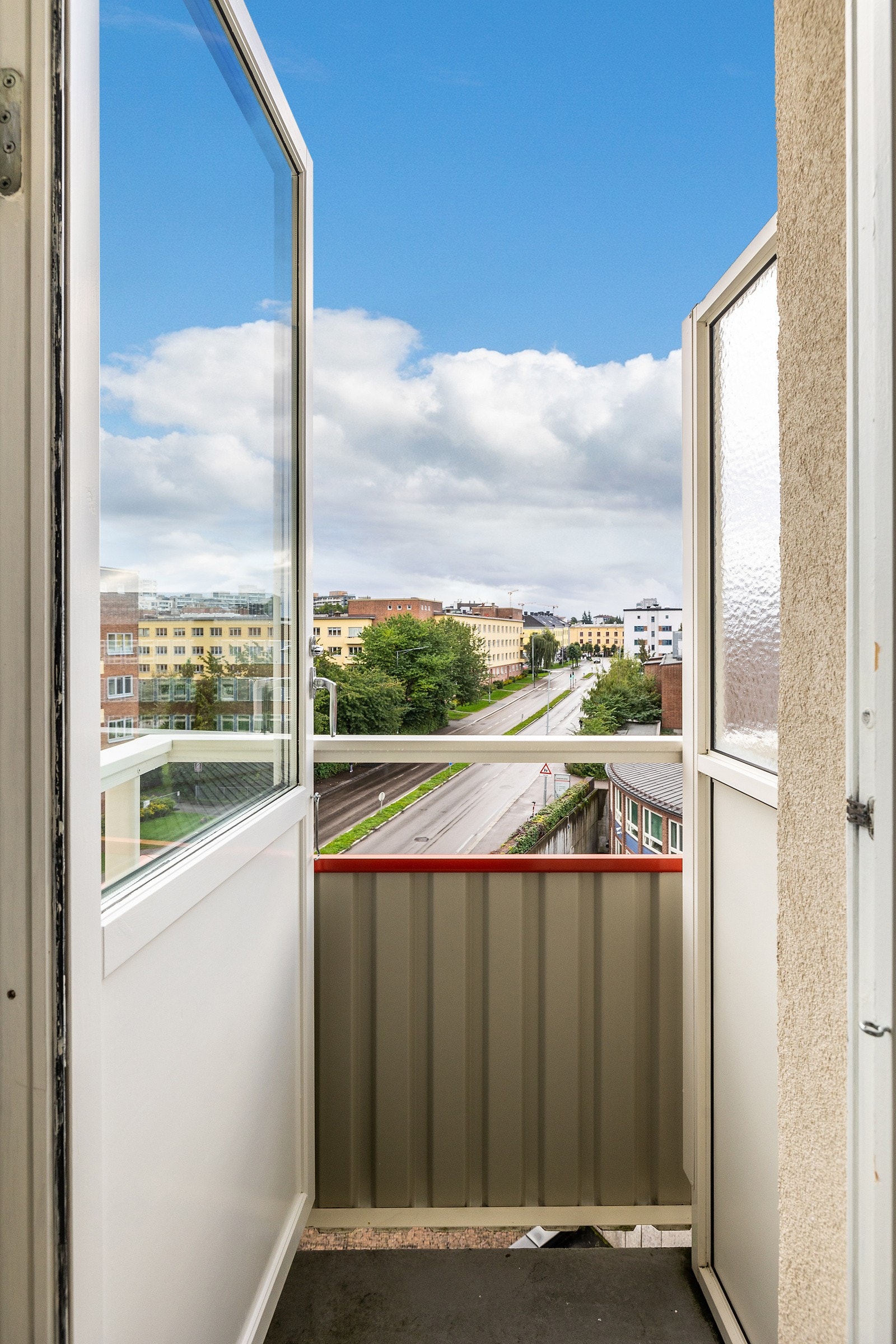 Luftebalkongen vender mot syd-øst og er på ca. 0,5m². Galleribilde