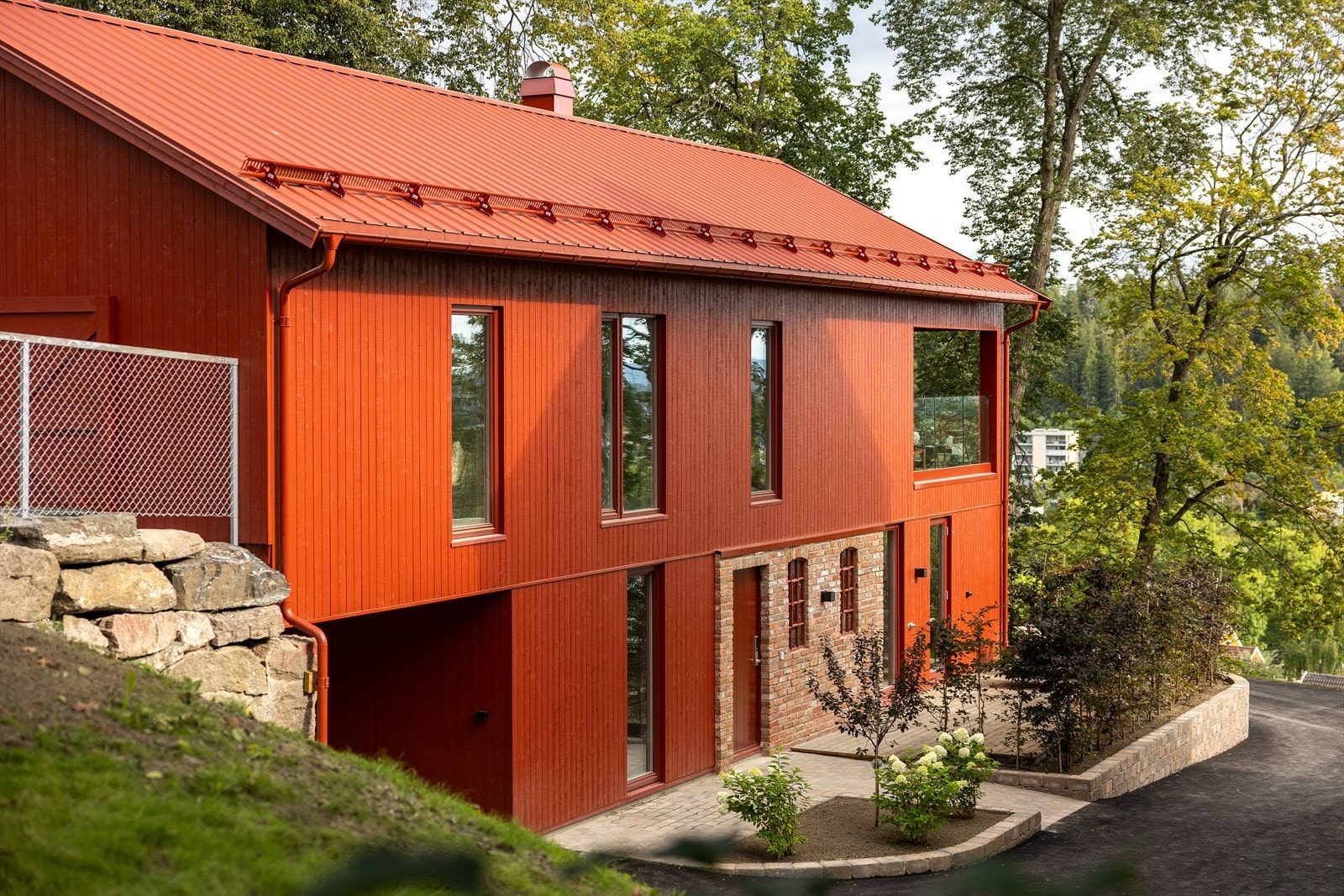 Nyoppført og påkostet enebolig med nydelig arkitektur presentert av Tobias Due og Vemund V. Thorkildsen v/Nordvik Bolig avd. Frogner Galleribilde