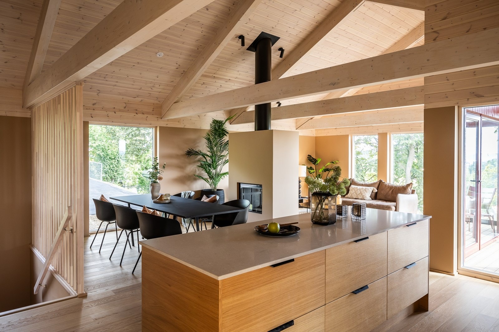 Boligen byr på generøs takhøyde Galleribilde